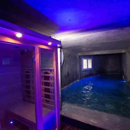 T3 De 70m2 Avec Sauna, Piscine Interieure Chauffee *